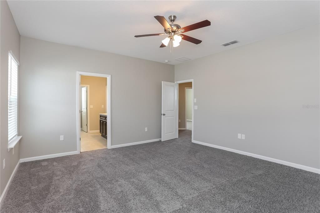 For Rent: $2,690 (4 beds, 2 baths, 2620 Square Feet)