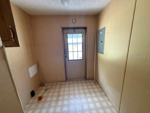 На продажу: $189,900 (4 спален, 2 ванн, 1728 Квадратных фут)