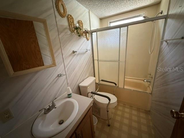 На продажу: $189,900 (4 спален, 2 ванн, 1728 Квадратных фут)