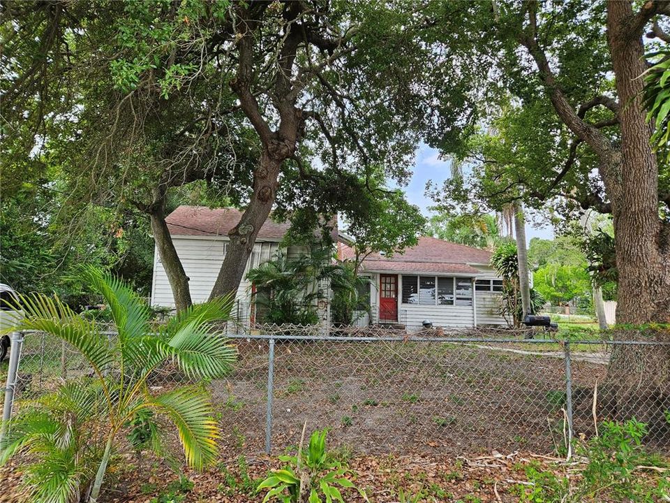 En Venta: $550,000 (0.34 acres)