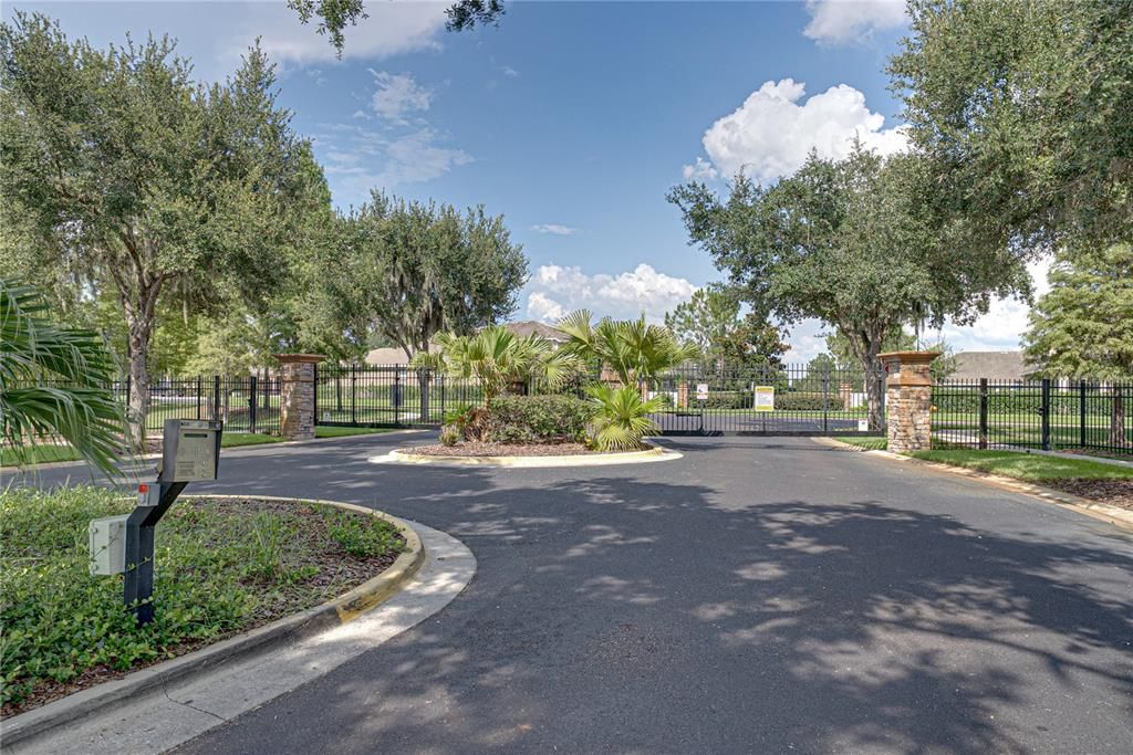 For Sale: $579,000 (4 beds, 3 baths, 2578 Square Feet)