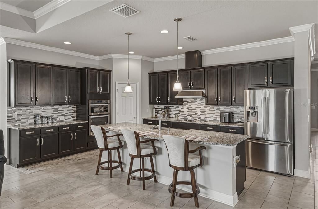 For Sale: $579,000 (4 beds, 3 baths, 2578 Square Feet)
