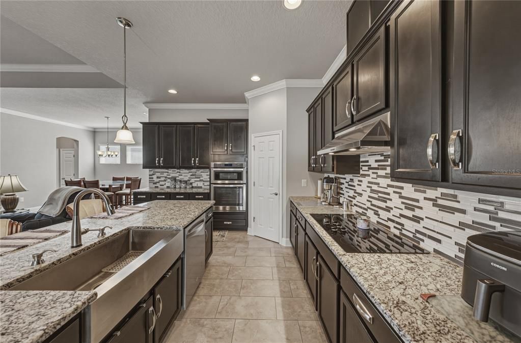 For Sale: $579,000 (4 beds, 3 baths, 2578 Square Feet)