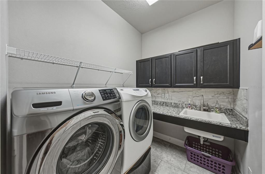 For Sale: $579,000 (4 beds, 3 baths, 2578 Square Feet)