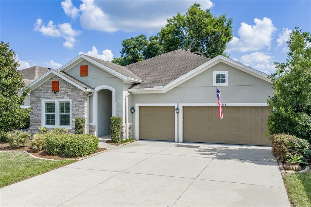 For Sale: $579,000 (4 beds, 3 baths, 2578 Square Feet)