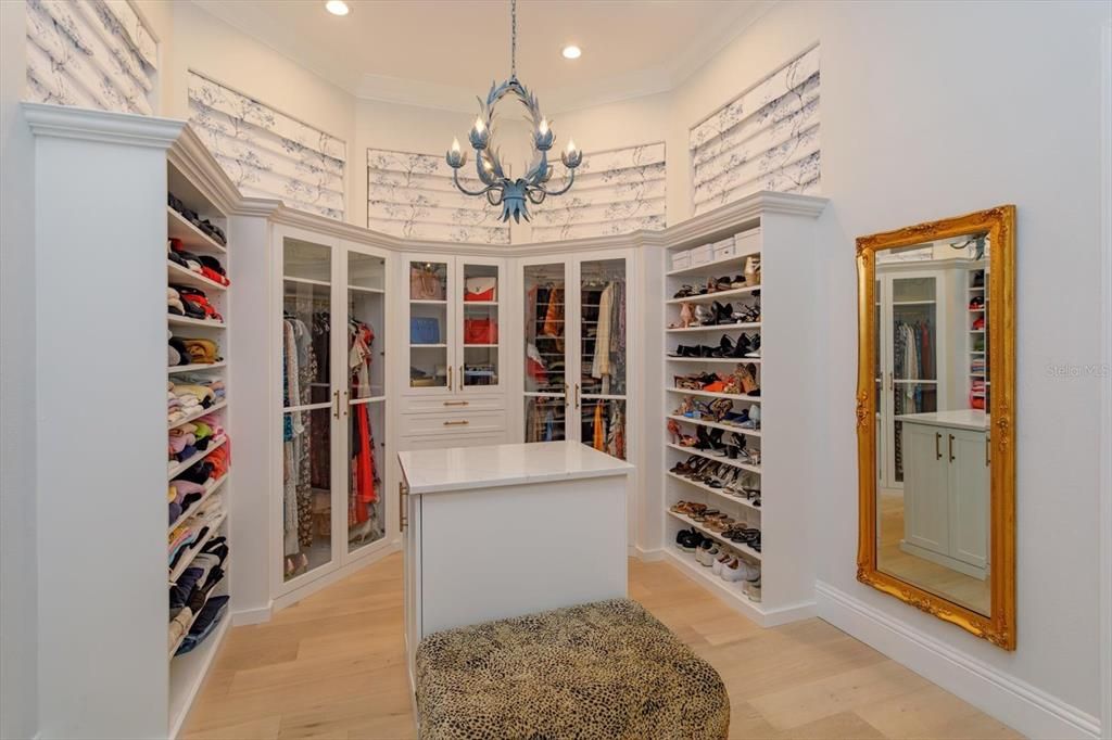 Active With Contract: $1,995,000 (4 beds, 4 baths, 4162 Square Feet)