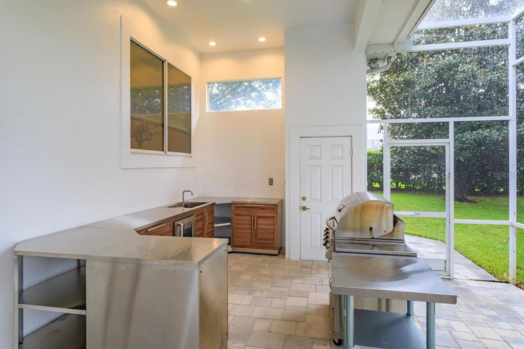 Active With Contract: $1,995,000 (4 beds, 4 baths, 4162 Square Feet)