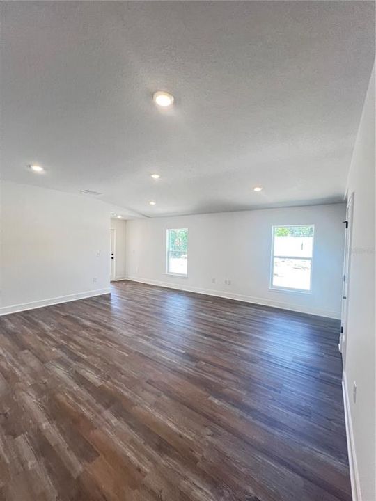 En Venta: $362,900 (3 camas, 2 baños, 1515 Pies cuadrados)