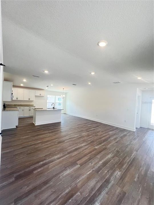 En Venta: $362,900 (3 camas, 2 baños, 1515 Pies cuadrados)