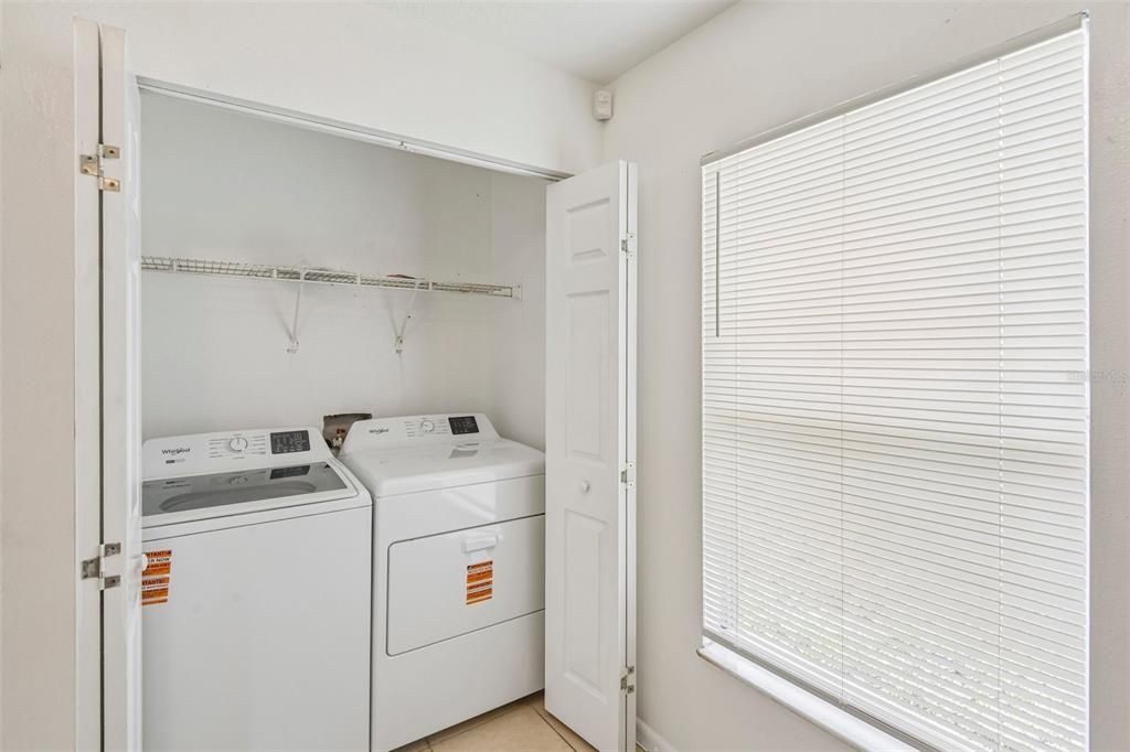 На продажу: $299,900 (3 спален, 2 ванн, 1230 Квадратных фут)