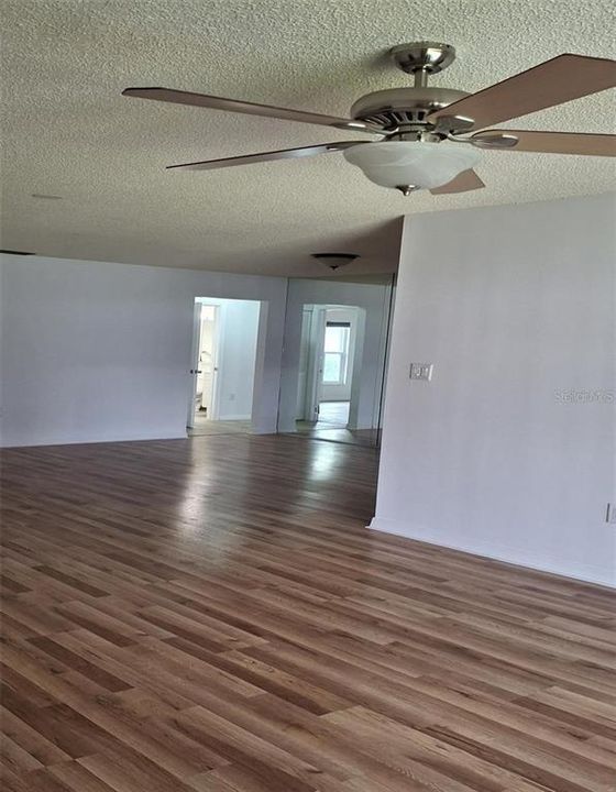 For Sale: $194,000 (2 beds, 2 baths, 1206 Square Feet)