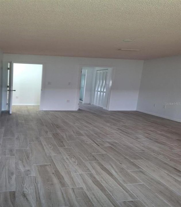 For Sale: $194,000 (2 beds, 2 baths, 1206 Square Feet)