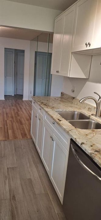 For Sale: $194,000 (2 beds, 2 baths, 1206 Square Feet)