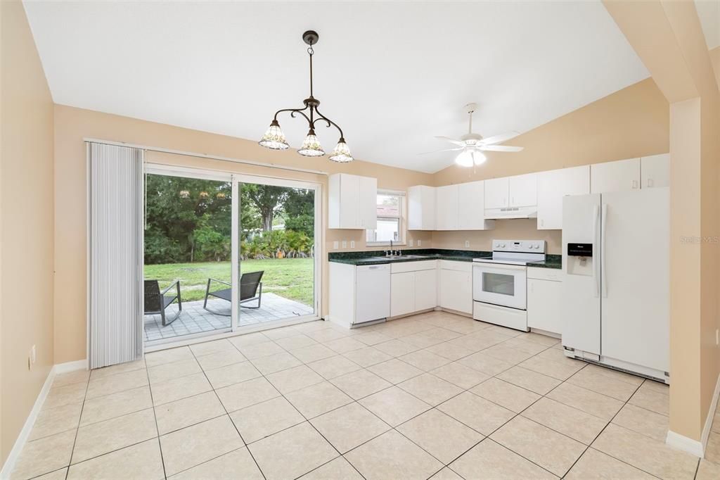 En Venta: $399,500 (3 camas, 2 baños, 1376 Pies cuadrados)