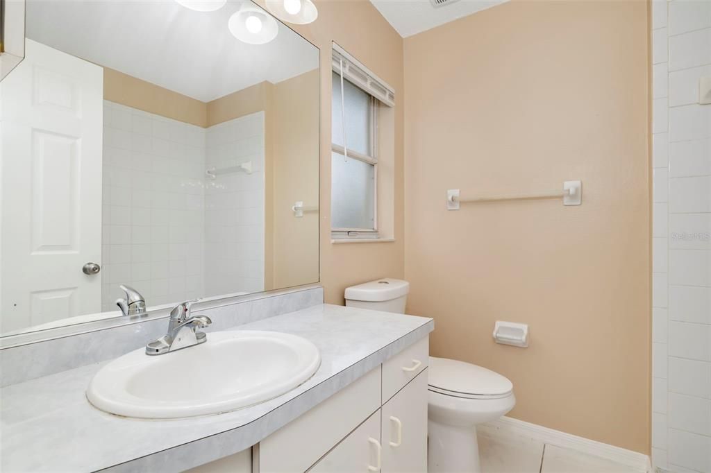 En Venta: $399,500 (3 camas, 2 baños, 1376 Pies cuadrados)