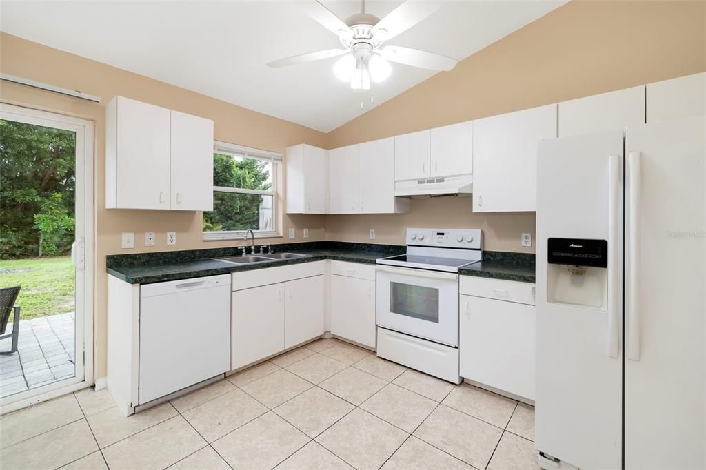 En Venta: $399,500 (3 camas, 2 baños, 1376 Pies cuadrados)