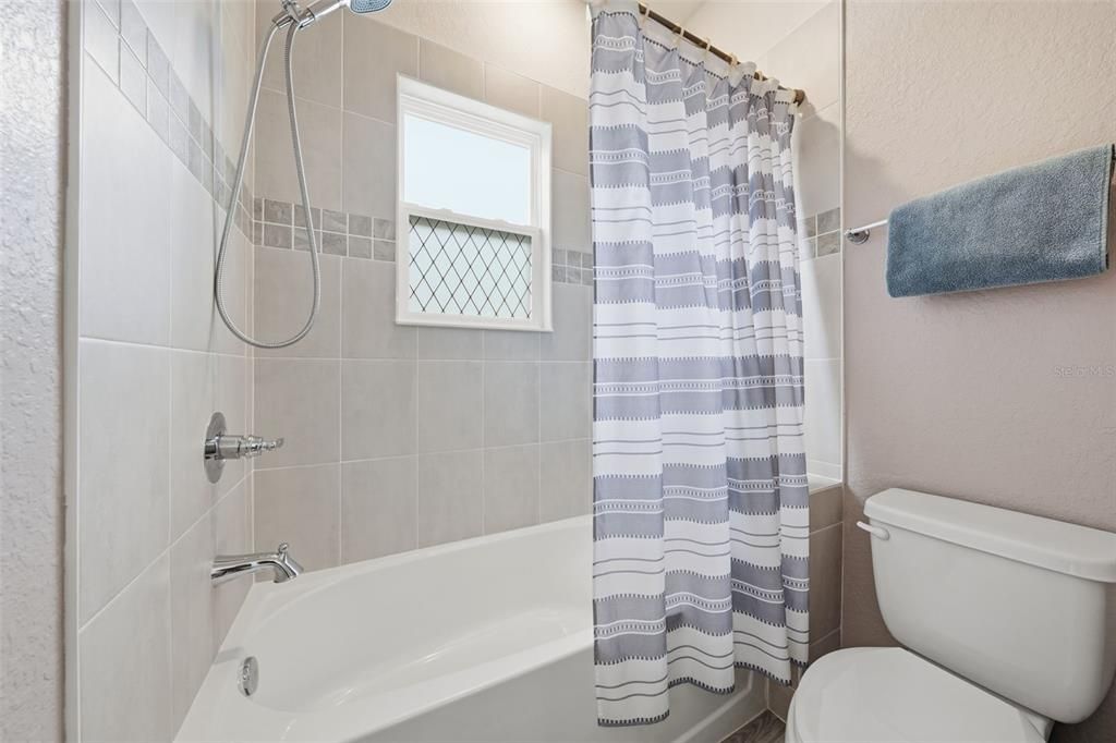 En Venta: $389,900 (3 camas, 2 baños, 2092 Pies cuadrados)