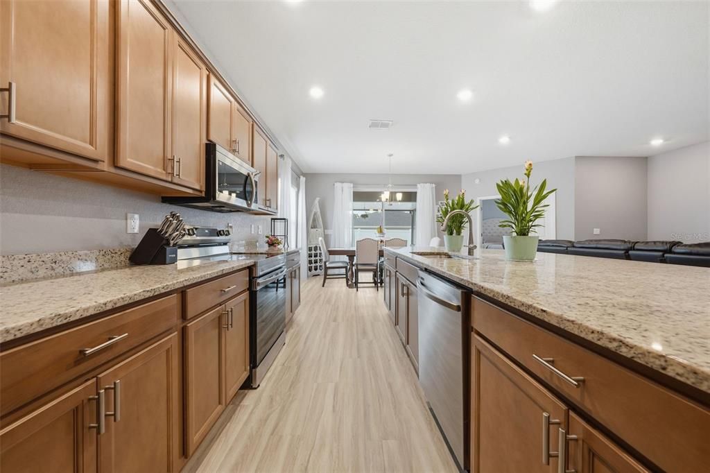 En Venta: $389,900 (3 camas, 2 baños, 2092 Pies cuadrados)