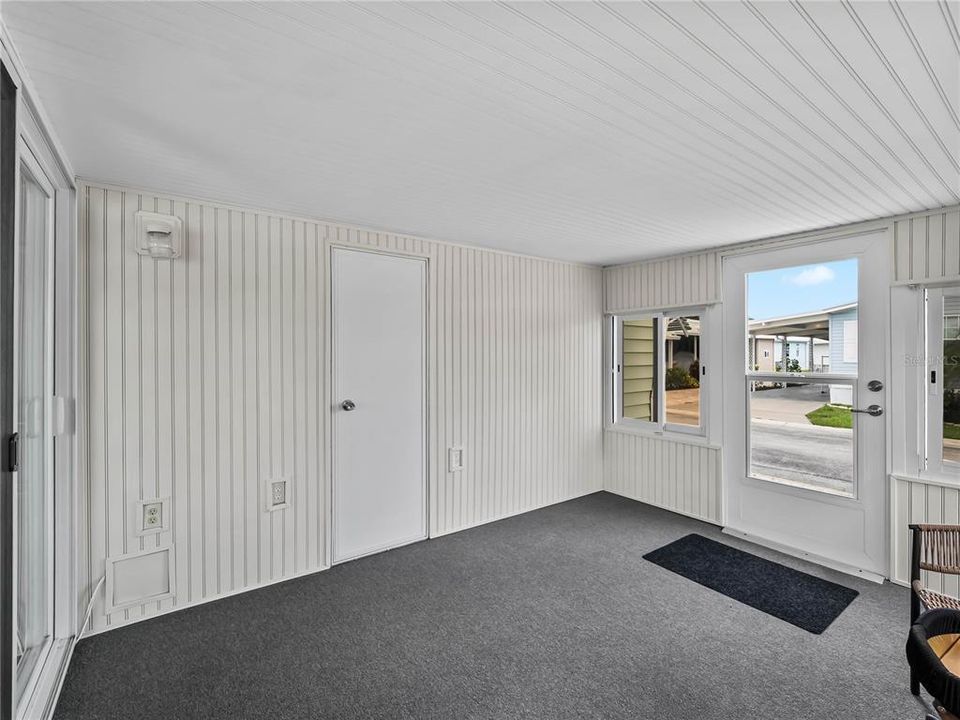 For Sale: $155,000 (2 beds, 2 baths, 748 Square Feet)