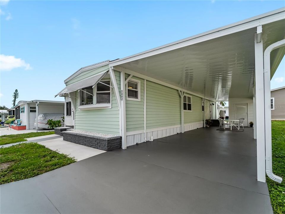 For Sale: $155,000 (2 beds, 2 baths, 748 Square Feet)