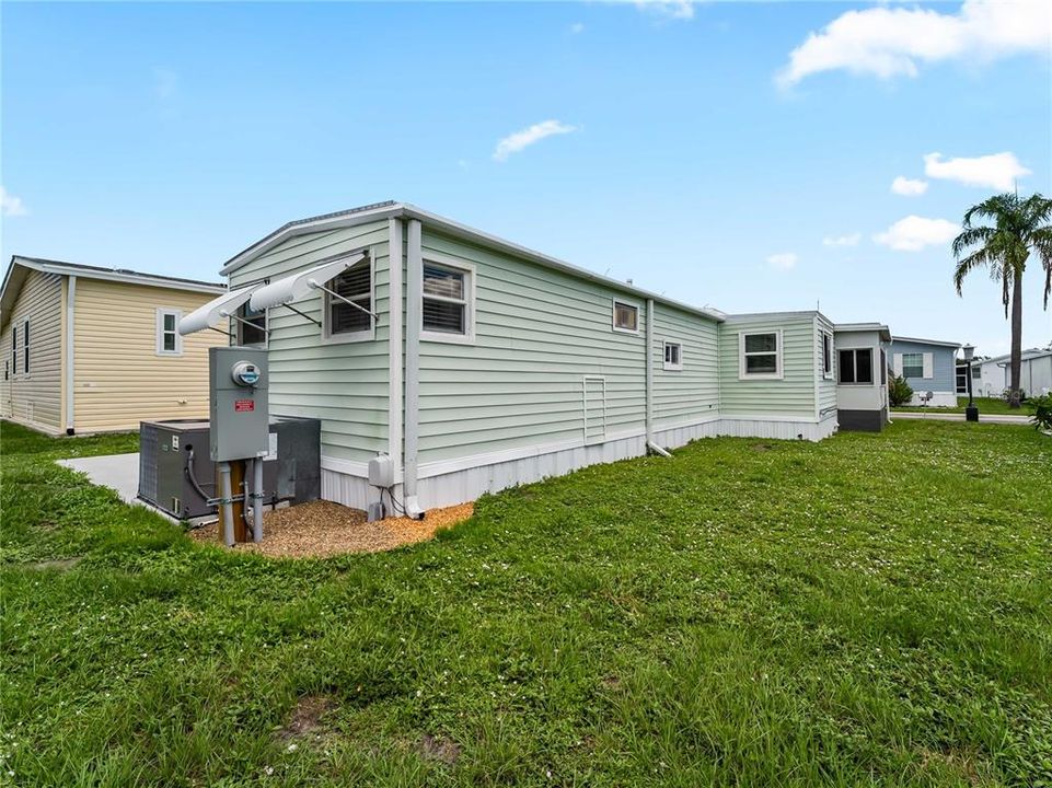 For Sale: $155,000 (2 beds, 2 baths, 748 Square Feet)