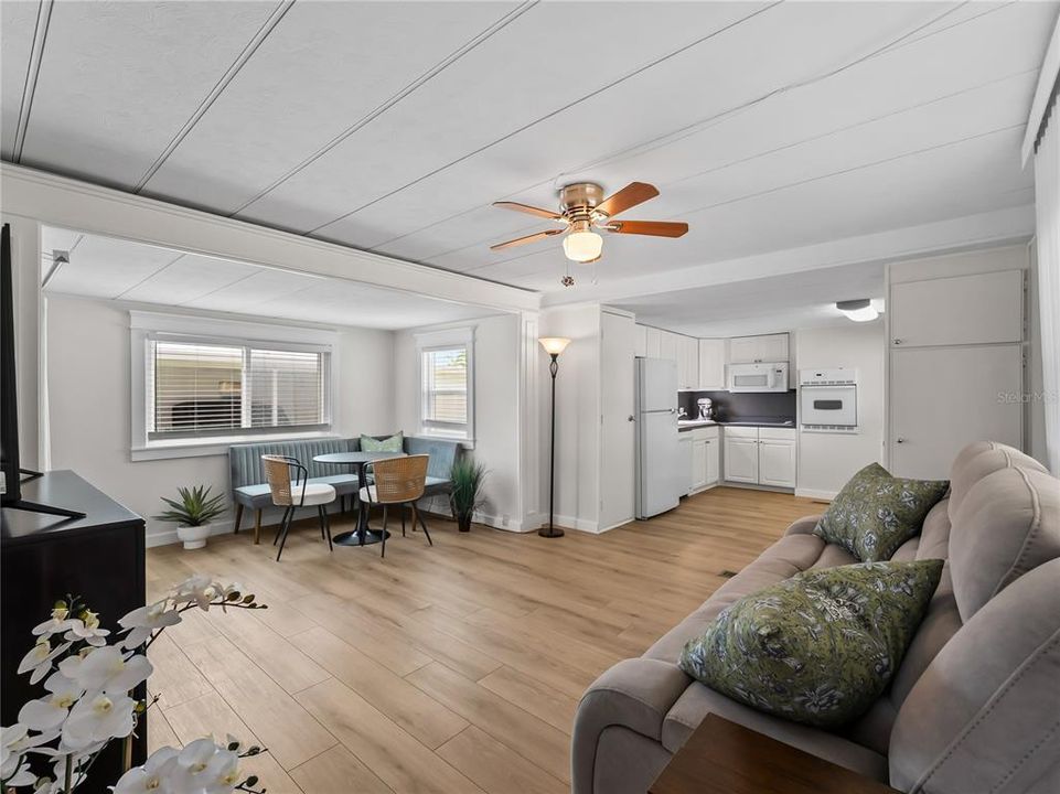 For Sale: $155,000 (2 beds, 2 baths, 748 Square Feet)