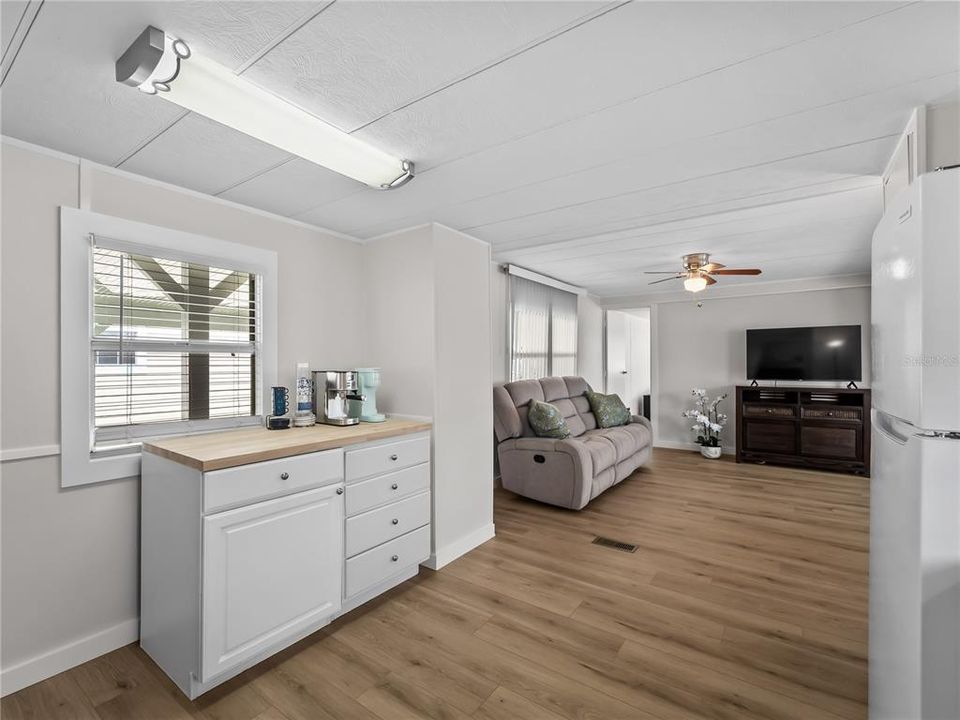 For Sale: $155,000 (2 beds, 2 baths, 748 Square Feet)