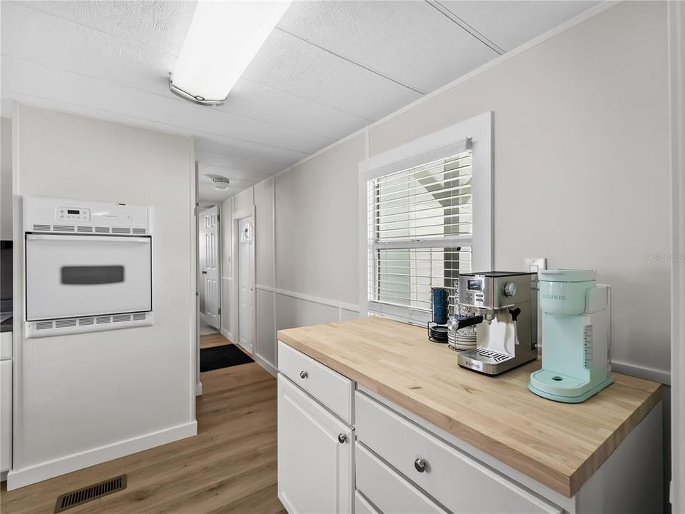 For Sale: $155,000 (2 beds, 2 baths, 748 Square Feet)
