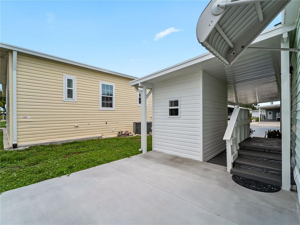 For Sale: $155,000 (2 beds, 2 baths, 748 Square Feet)