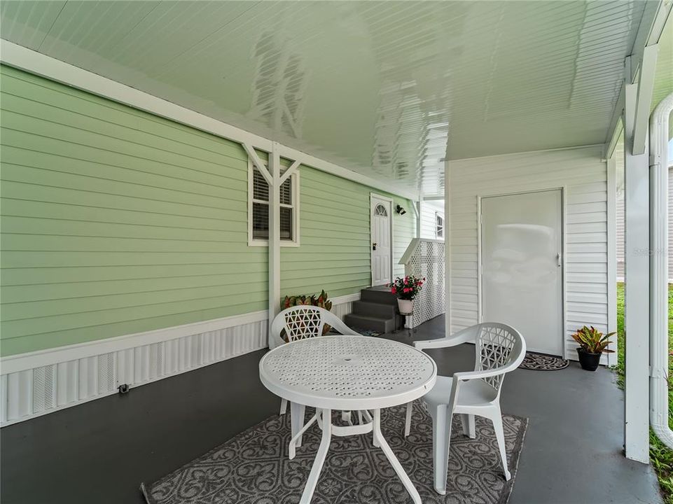 For Sale: $155,000 (2 beds, 2 baths, 748 Square Feet)
