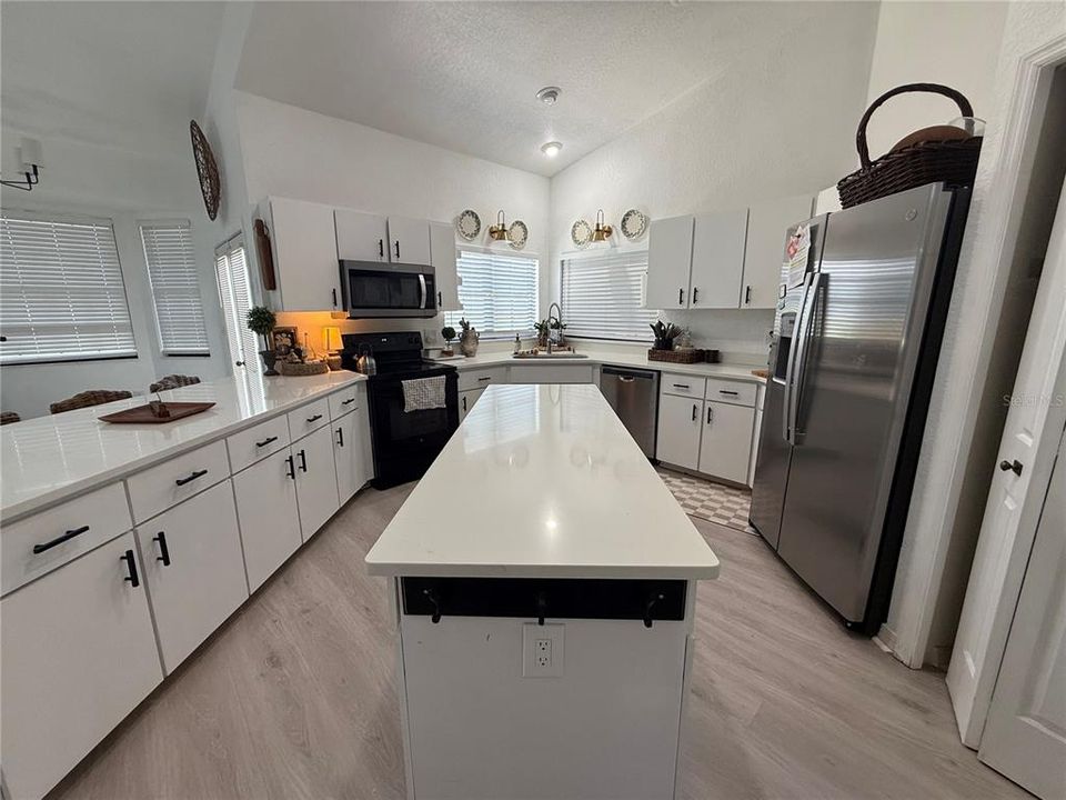 En Venta: $340,000 (3 camas, 2 baños, 2122 Pies cuadrados)