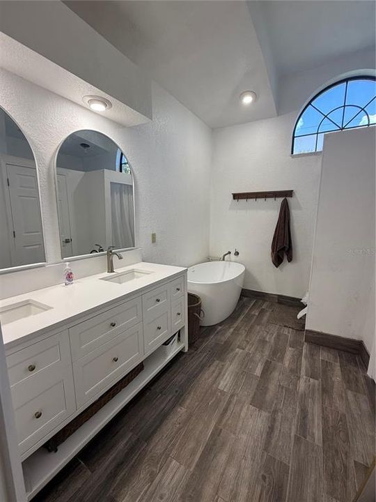 En Venta: $340,000 (3 camas, 2 baños, 2122 Pies cuadrados)
