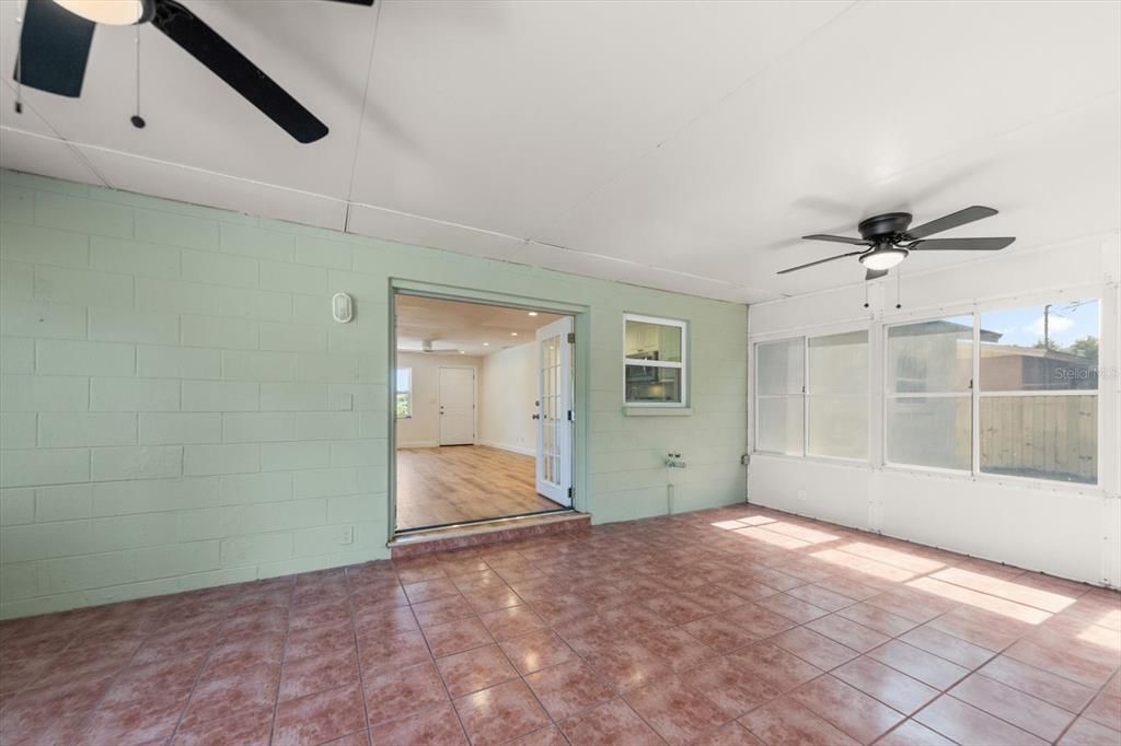 En Venta: $334,900 (2 camas, 2 baños, 936 Pies cuadrados)