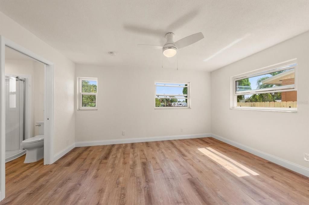 En Venta: $334,900 (2 camas, 2 baños, 936 Pies cuadrados)