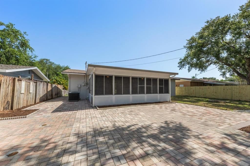 En Venta: $334,900 (2 camas, 2 baños, 936 Pies cuadrados)