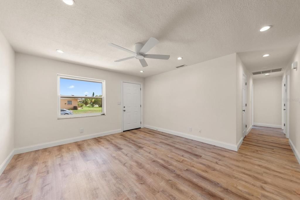 En Venta: $334,900 (2 camas, 2 baños, 936 Pies cuadrados)
