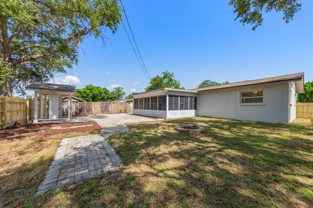 En Venta: $334,900 (2 camas, 2 baños, 936 Pies cuadrados)