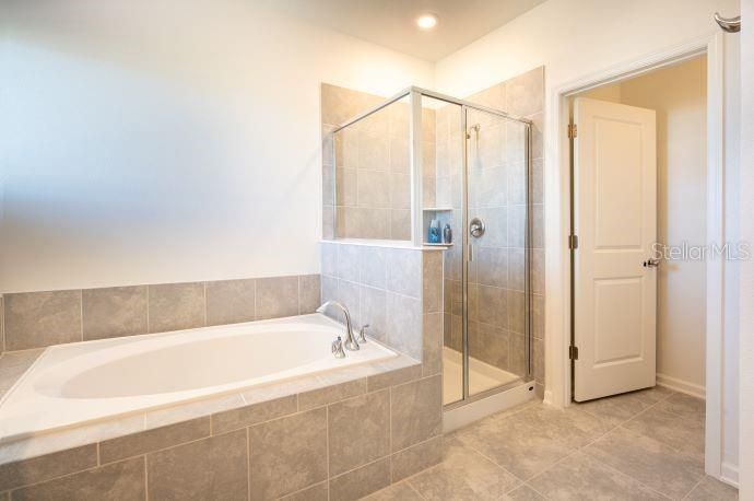 For Rent: $2,350 (3 beds, 2 baths, 1864 Square Feet)