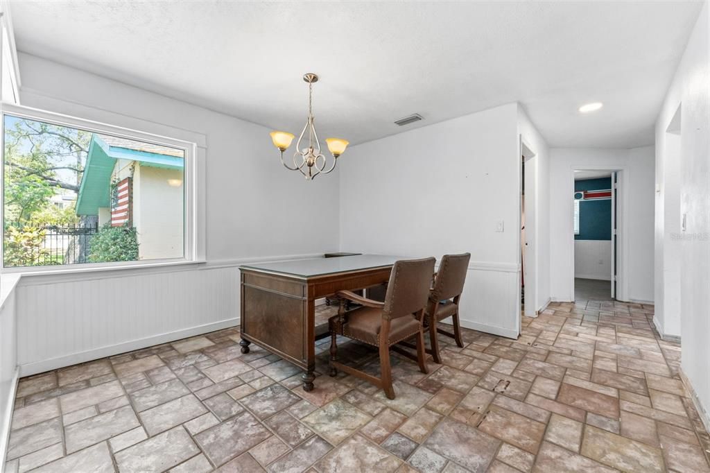 En Venta: $599,000 (3 camas, 2 baños, 2028 Pies cuadrados)