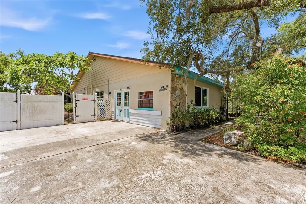 En Venta: $599,000 (3 camas, 2 baños, 2028 Pies cuadrados)