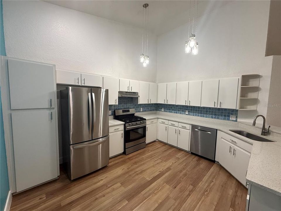 En Venta: $310,000 (3 camas, 2 baños, 1288 Pies cuadrados)