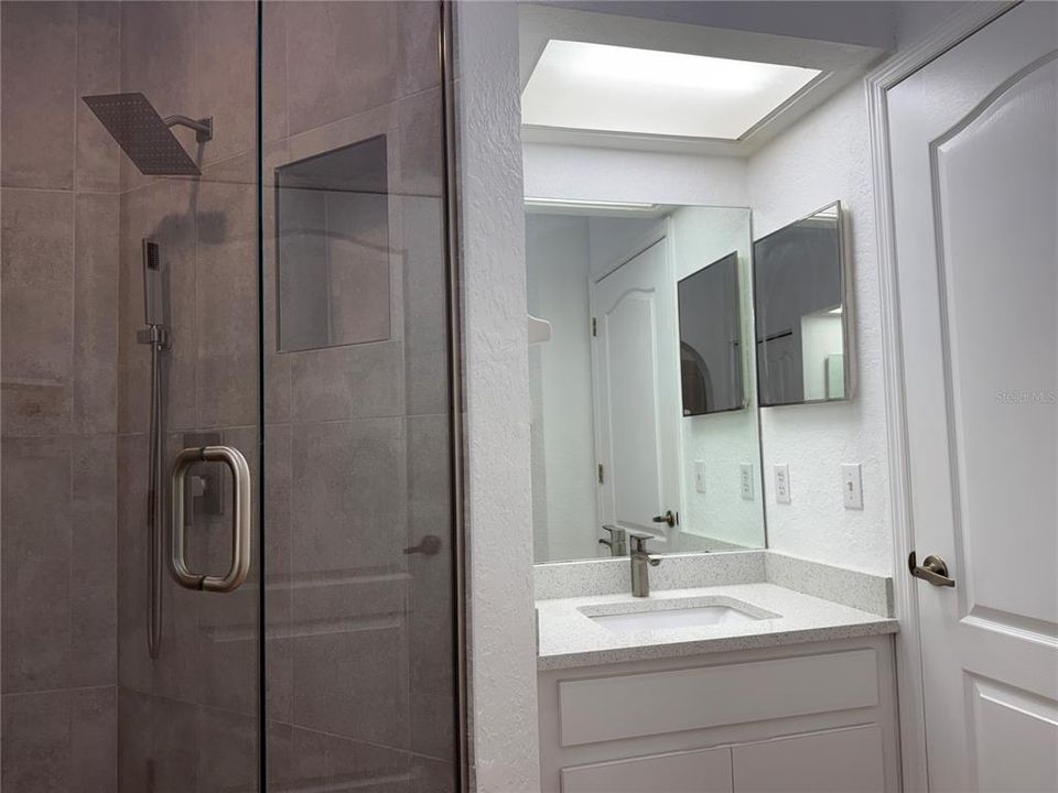 En Venta: $310,000 (3 camas, 2 baños, 1288 Pies cuadrados)