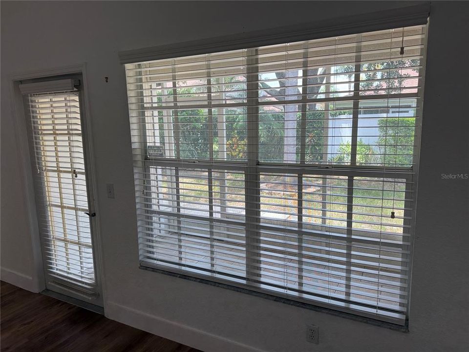 En Venta: $310,000 (3 camas, 2 baños, 1288 Pies cuadrados)