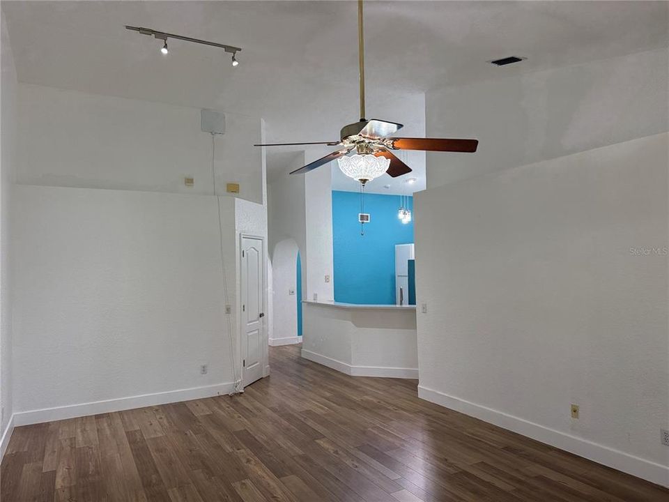 En Venta: $310,000 (3 camas, 2 baños, 1288 Pies cuadrados)