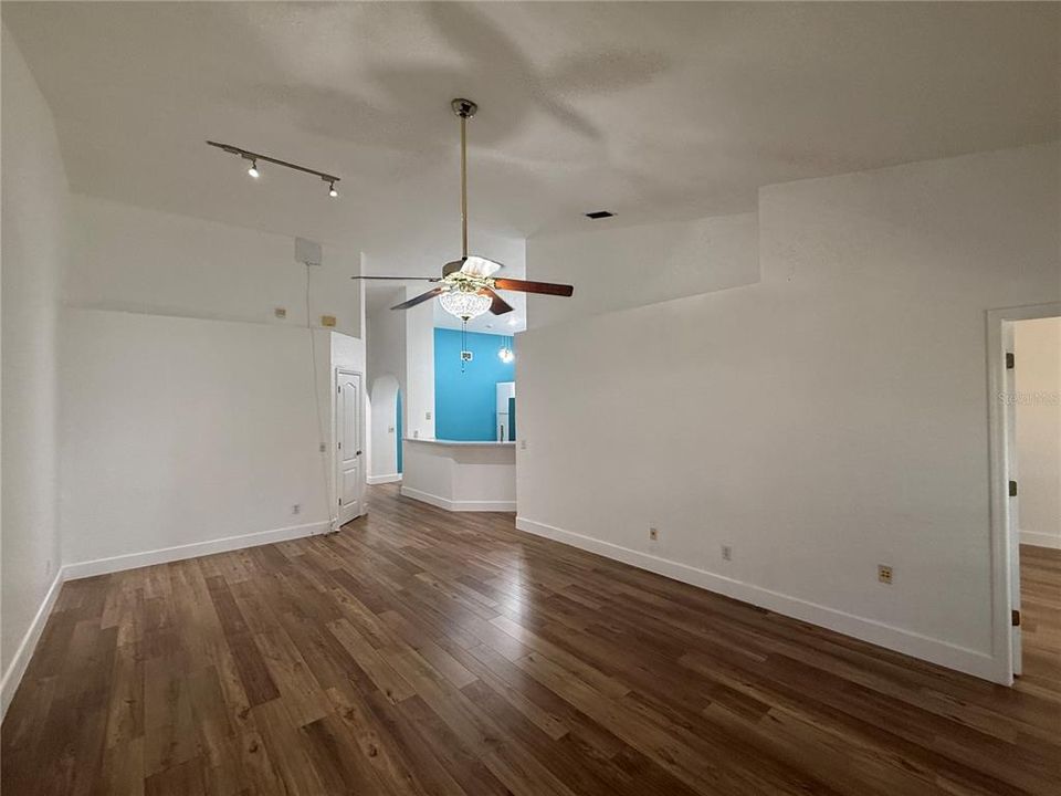 En Venta: $310,000 (3 camas, 2 baños, 1288 Pies cuadrados)