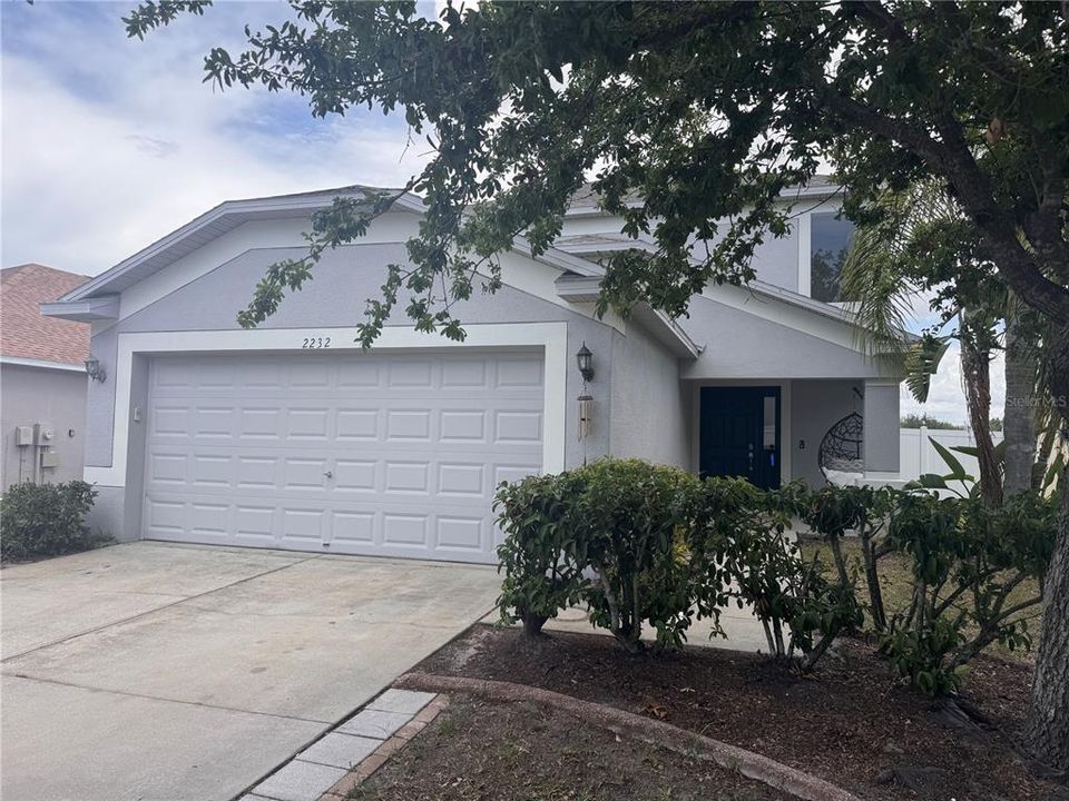 For Rent: $2,350 (3 beds, 2 baths, 1936 Square Feet)