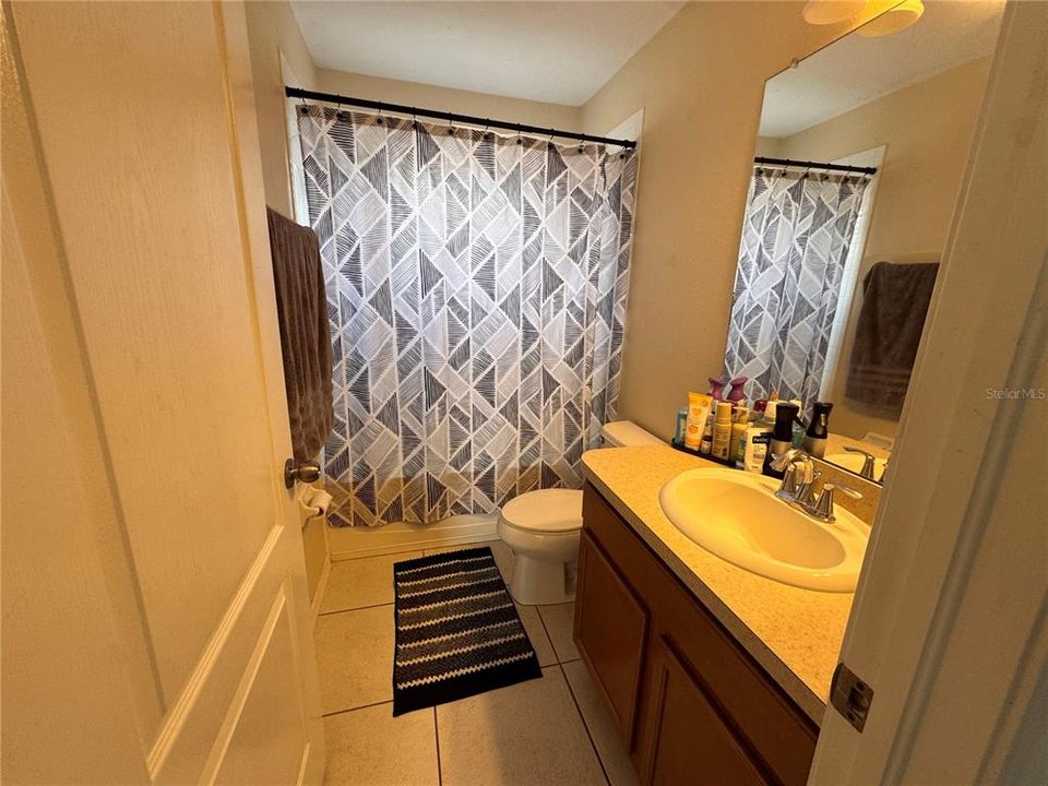 For Rent: $2,350 (3 beds, 2 baths, 1936 Square Feet)