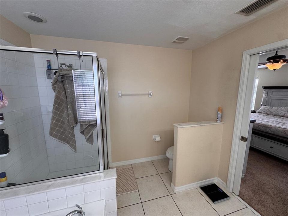 For Rent: $2,350 (3 beds, 2 baths, 1936 Square Feet)