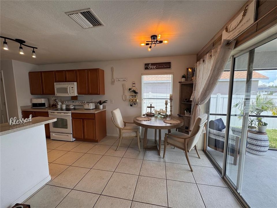 For Rent: $2,350 (3 beds, 2 baths, 1936 Square Feet)