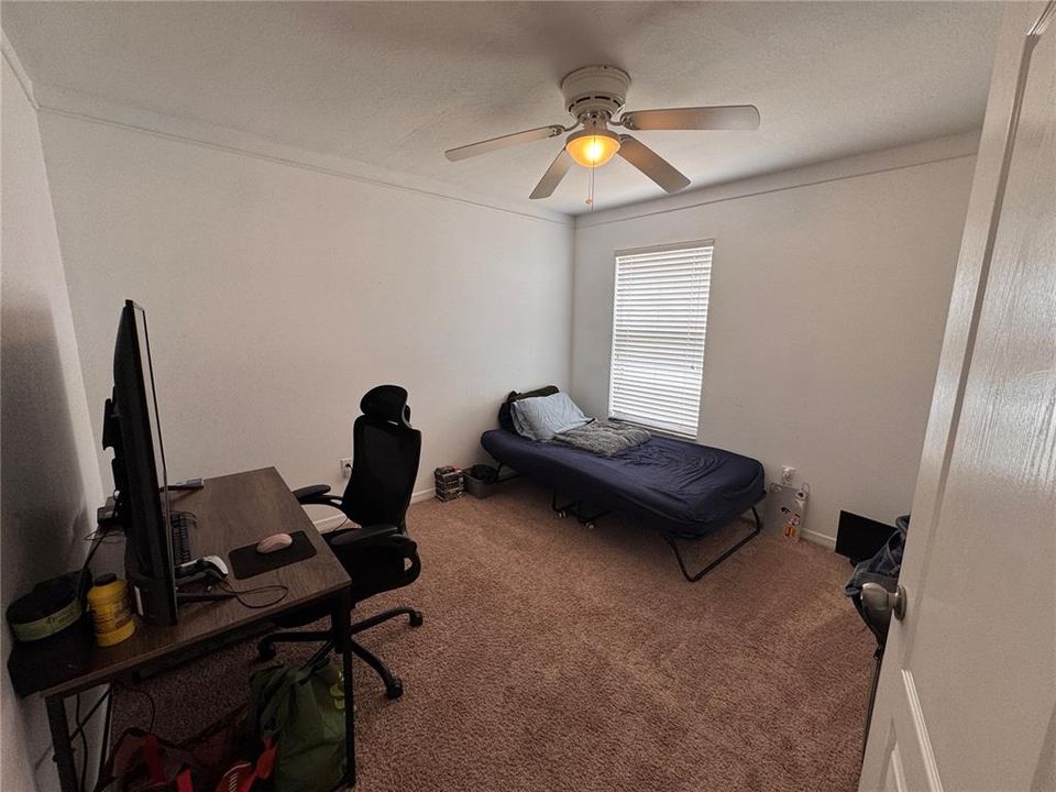 For Rent: $2,350 (3 beds, 2 baths, 1936 Square Feet)